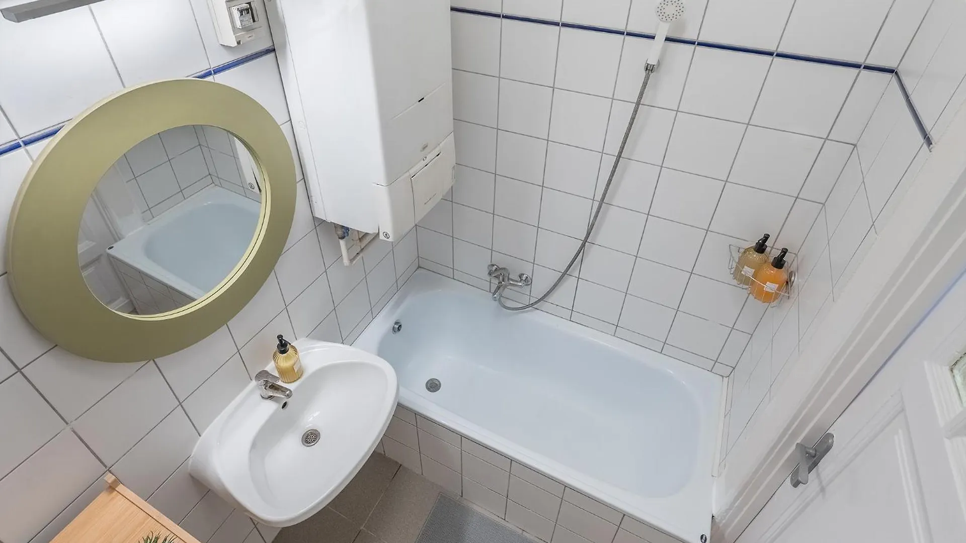 Quiet Central Apartment Near Heroes Square By Cavaland Budapest