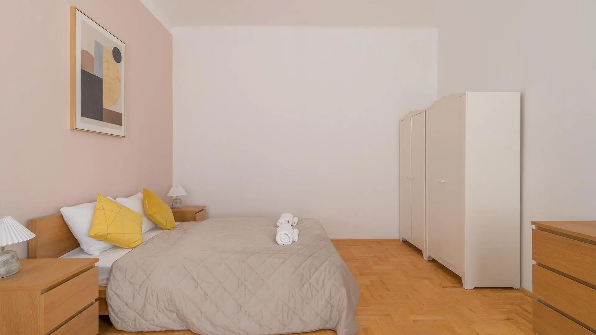 Quiet Central Apartment Near Heroes Square By Cavaland Budapest