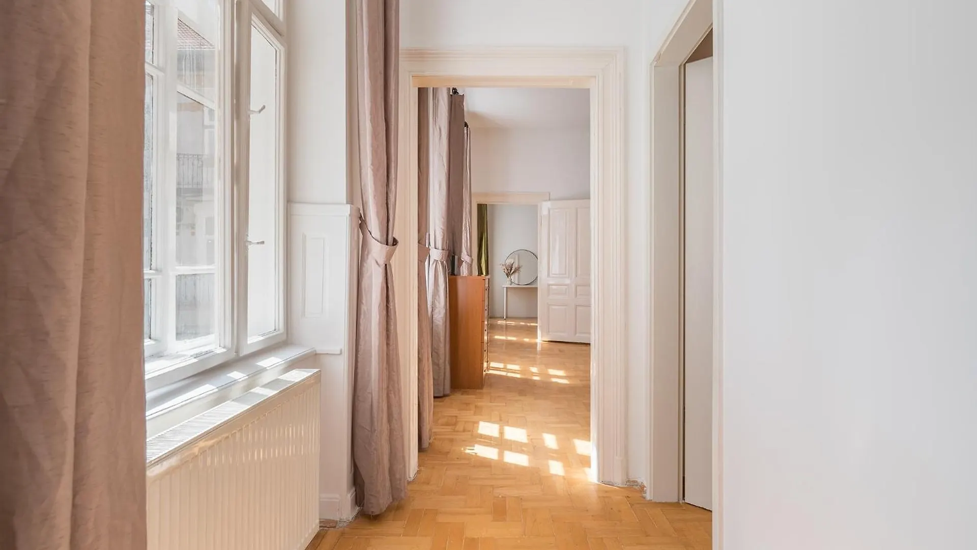 Quiet Central Apartment Near Heroes Square By Cavaland Budapest