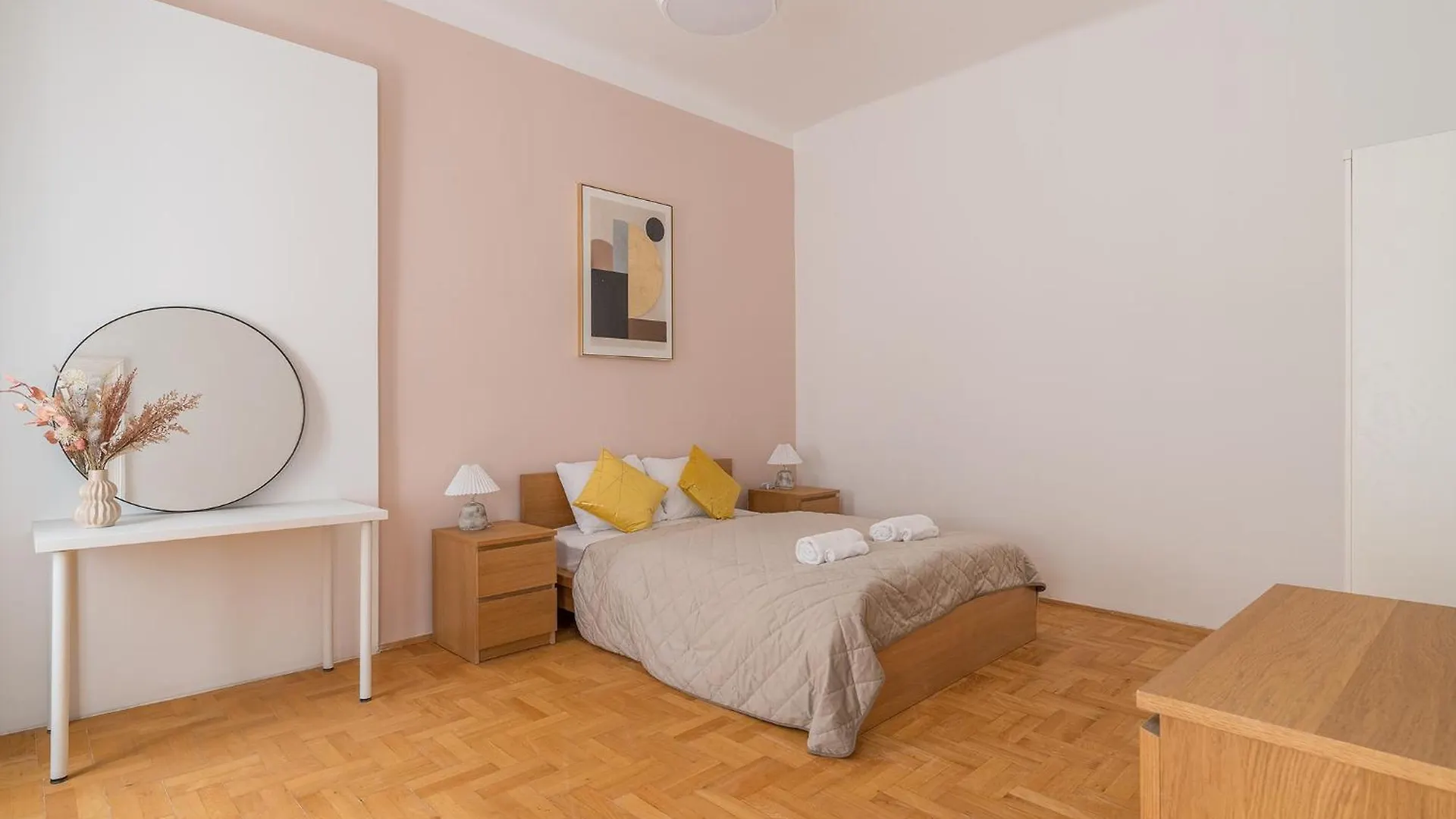 Quiet Central Apartment Near Heroes Square By Cavaland Budapest