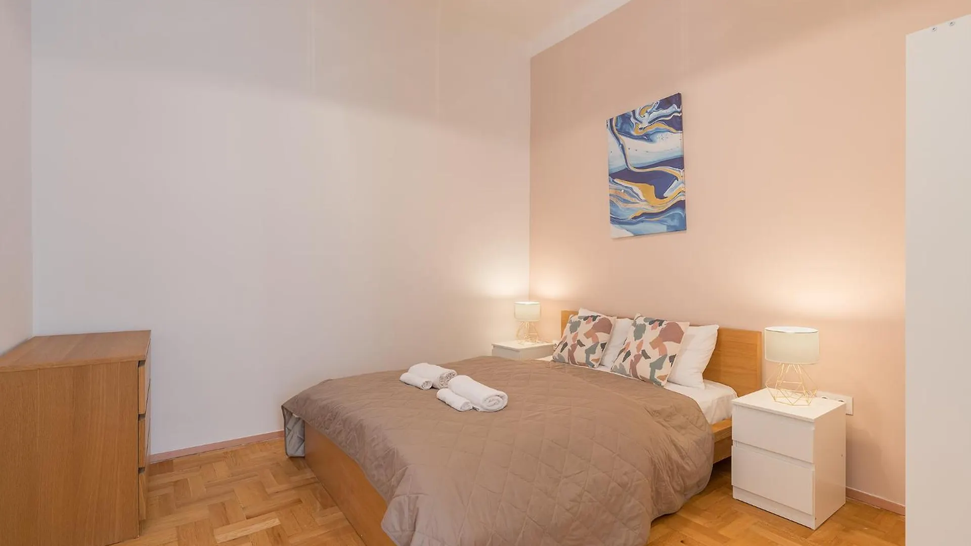 Quiet Central Apartment Near Heroes Square By Cavaland Budapest 0*,