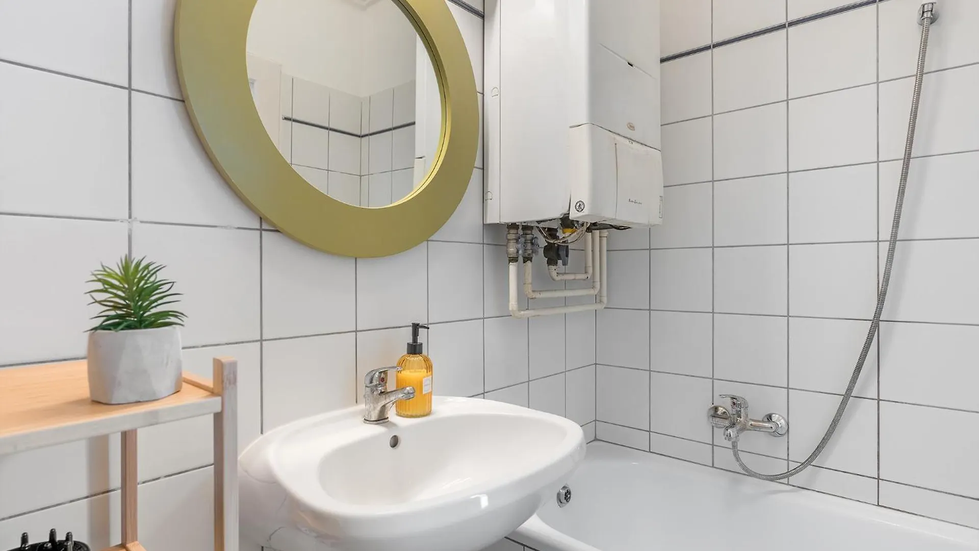 Quiet Central Apartment Near Heroes Square By Cavaland Budapest Hungary