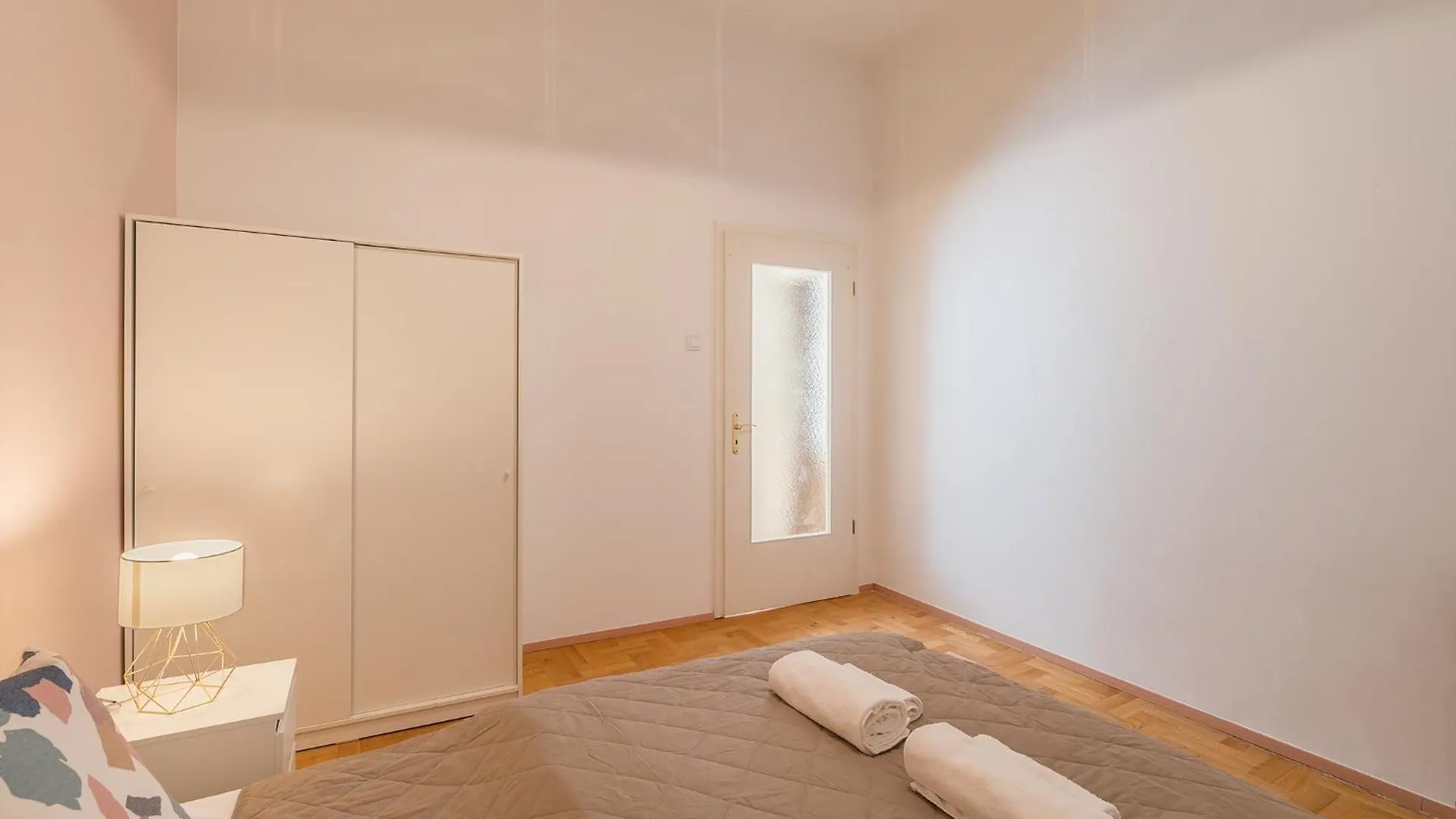 Quiet Central Apartment Near Heroes Square By Cavaland Budapest