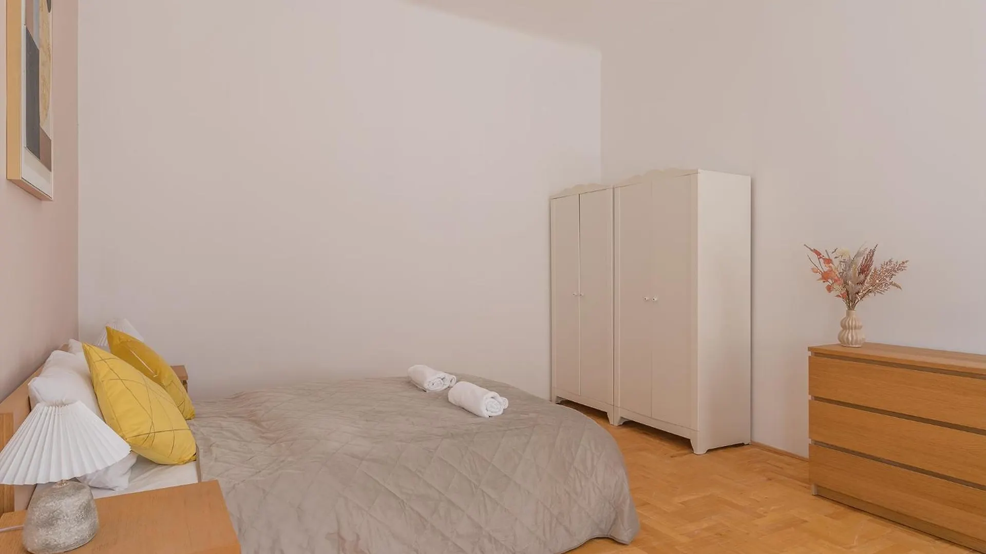 בודפשט Quiet Central Apartment Near Heroes Square By Cavaland